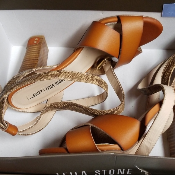 Heel sandal - Picture 1 of 3